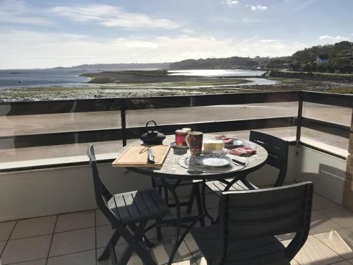 Appartement VUE SUR MER avec WIFI et terrasse à PERROS-GUIREC Ref-816 - image 5