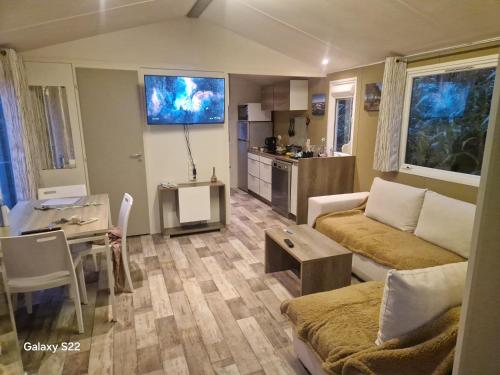 230 mobil-home 2 chambres 1 salle de douche