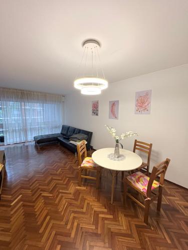 POCITOS - Amplio, Cómodo y Céntrico apartamento