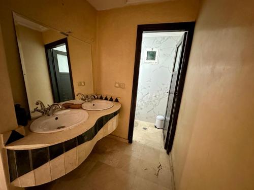 Sweet Jacobs Luxury Apartment - image 8