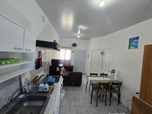 Casa en Villa Panamericana, San Miguel in Jucuaran
