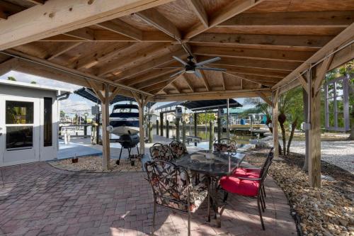 Waterfront Fishermans Paradise in Matlacha (FL)