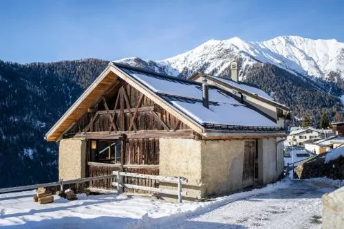 Bijoux in the Swiss mountains in Vna, Schweiz