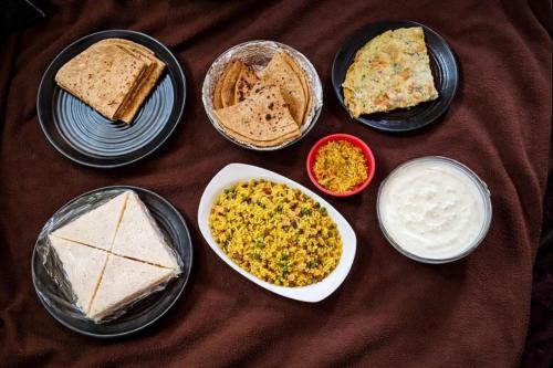 Restaurant, Backpackers Stop Bhimtal in Nainital