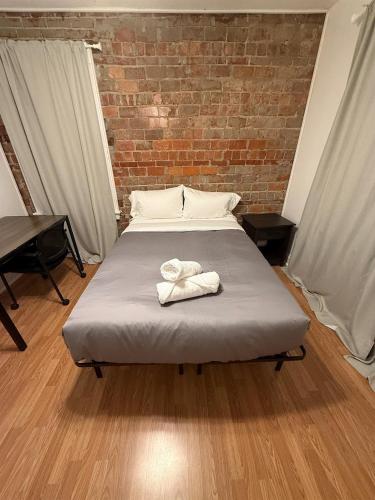 Delmar Loop 2-Bedroom Retreat