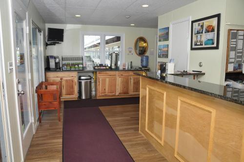 ล็อบบี้, Friendship Oceanfront Suites in โอลด์ออร์ชาร์ดบีช (เมน)