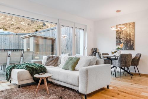 Alps2sea Suite Apartment with private Sauna – khách sạn tại Bovec