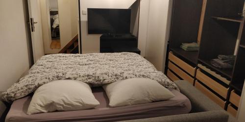 Chambre chez l'habitant en plein centre de Bures in Бур-сюр-Ивет