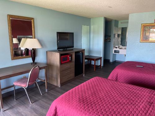 Magnuson Hotel Williamston - image 6