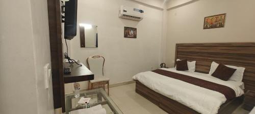 maharaja holidays,unit a1, rajrooppur, prayagraj in Subedarganj