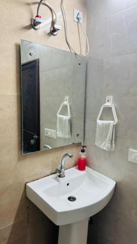 maharaja holidays,unit a1, rajrooppur, prayagraj in Subedarganj