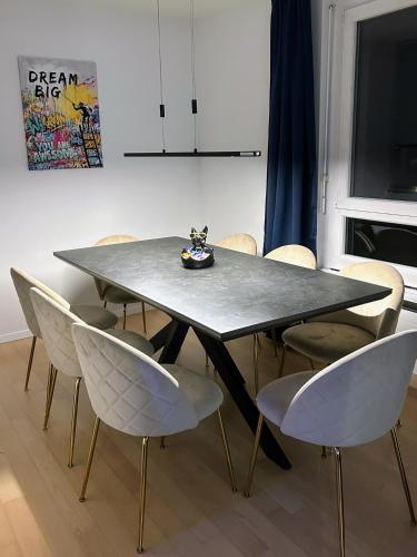 Cozy Escape 3BR I 20 min to Zurich center l 2 Free Parking I View in Dietikon