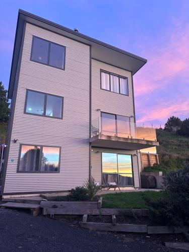 Exterior view, Kereru Garden Apartment in Halfway Bush