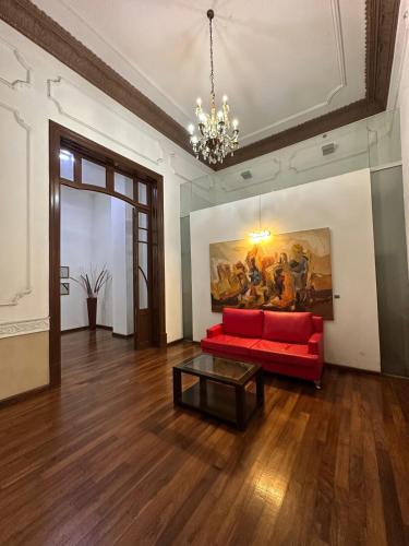 Depto luminoso en zona histórica a pasos de La Cañada