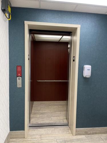 Quality Inn Clemmons I-40 - image 16