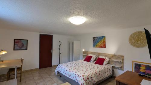 Studio 28m2 climatisé,WIFI, proche des calanques,plages (Studio 28m2 climatise,WIFI, proche des calanques,plages) in 拉西奧塔