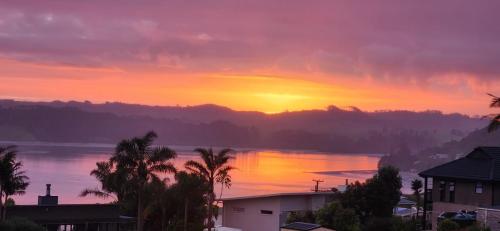 Country Harbourside Escape in Matakohe