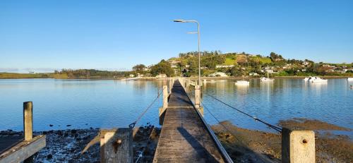 Country Harbourside Escape in Matakohe