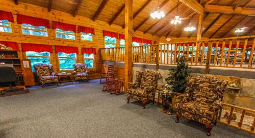 Smoketree Lodge, a VRI resort