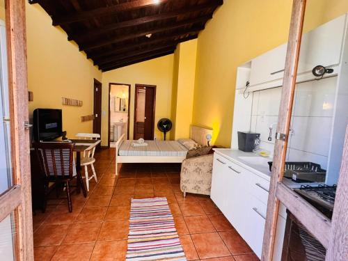 Loft completo a 5 minutos da praia, entre o Campeche e a Joaquina in Rio Tavares