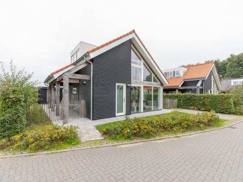 Facilities, Wonderful Beach Holiday Home for 6 in Oude Moolweg en Laone