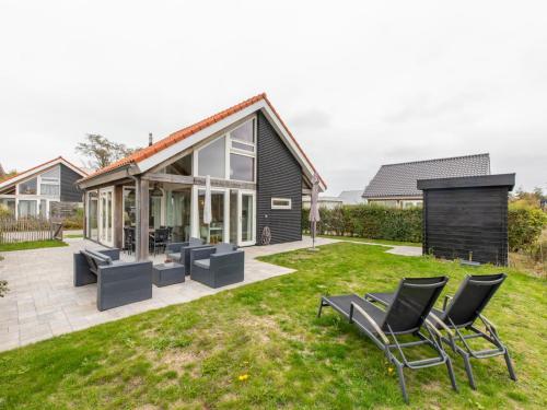 Facilities, Wonderful Beach Holiday Home for 6 in Oude Moolweg en Laone