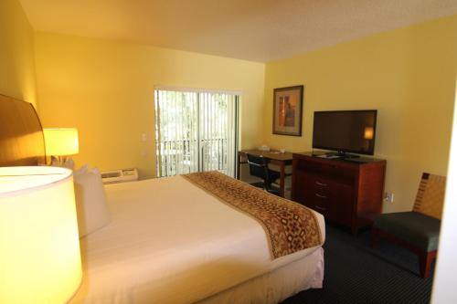 Central Motel - Inverness - image 7
