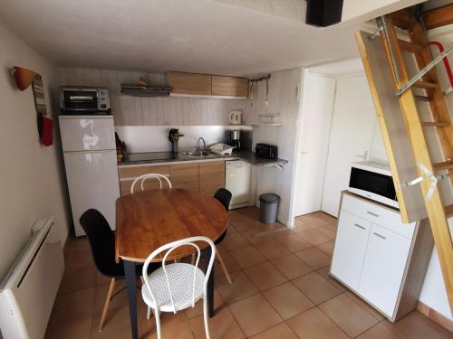 Maisonette avec piscine et parking, proche plage - FR-1-194-343
