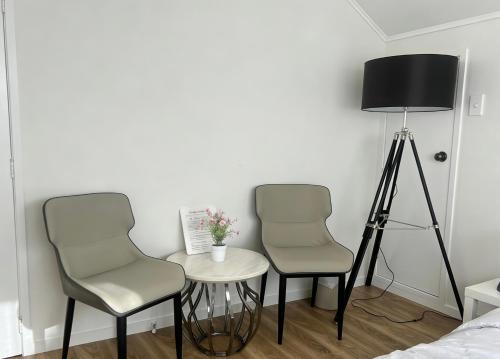 المرافق, prime epsom in جبل عدن