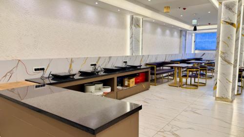 Restorāns, PHEONIX LUXURY INN in Pithampur