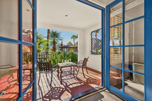 LV027 Upstairs Studio Overlooking Lap Pool