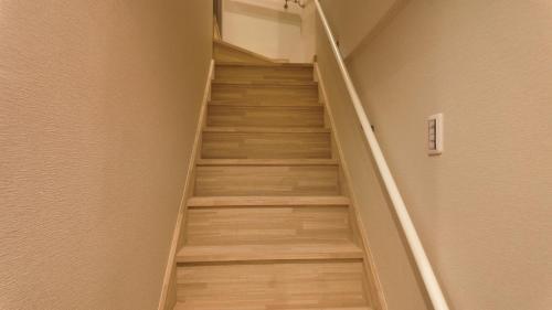 和居 逸舎 最寄り駅まで徒歩2分 難波へ電車で5分の所にある家族と静かに泊まれる物件