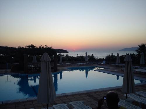 Panselinos Hotel - image 8