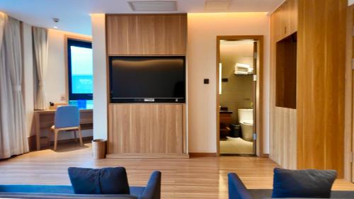 WeLight Hotel – Beijing, NY
