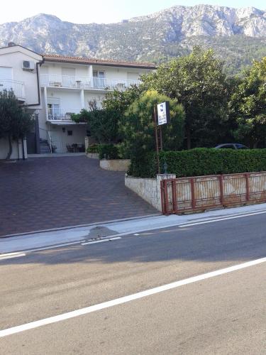  Apartments Trutina in Gradac