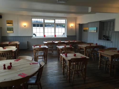 The Red Lion - image 4