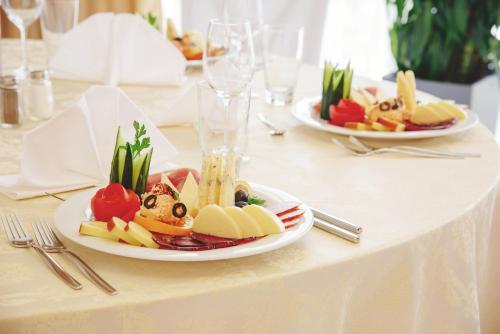 Hotel Montenegro - image 12