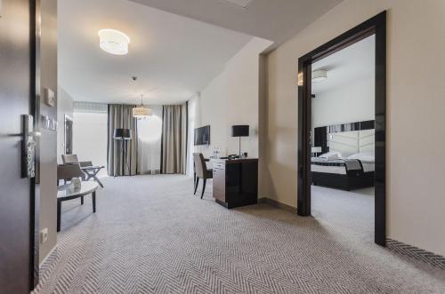 Superior Quadruple Room image 3
