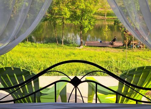 VIVA LA VIDA Lake house in Smederevska Palanka