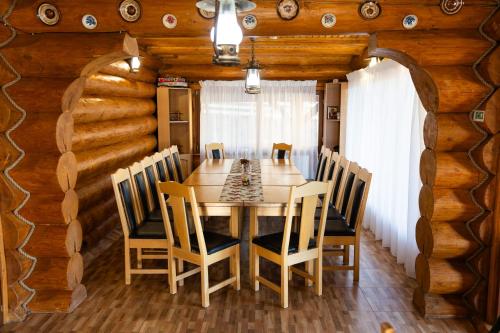 Koplietošanas atpūtas telpa ar TV, Mocearu Retreat in Pestrițu