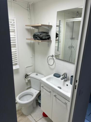 Appartement meublé indépendant Parking privé Proche gare & Paris (Appartement meuble independant Parking prive Proche gare & Paris) in Мери-сюр-Оаз