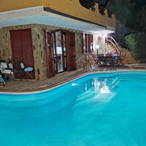 VILLA VITTORIA with HEATED AND LARGE PRIVATE SWIMMING POOL FOR EXCLUSIVE USE , SEA and BEACH VIEW, 150 METERS FROM THE BEACH, POOL SURFACE 60 mq , 645 sq ft, POOL DEPTH 140 cm ,55 inches, PARKING AND 5