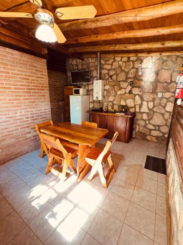 Guathemoc cabañas (Guathemoc cabanas) in Panaholma