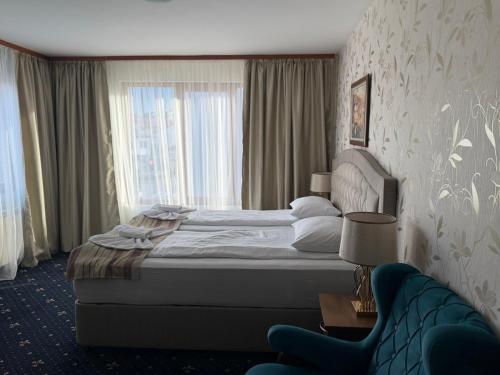 Family Hotel Lazur - image 5