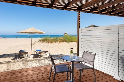 Pilot Beach Resort - image 7