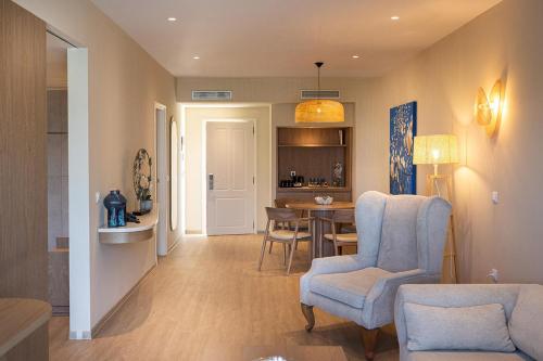 Pilot Beach Resort - image 5