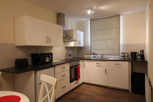 Salisbury Renovated Apartment - main image