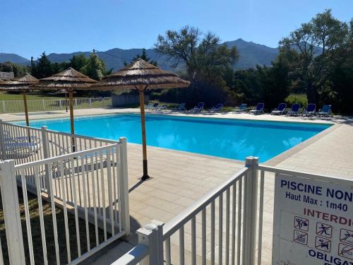 Appartement 2 chambres - Rez-de-jardin - Avec piscine in Oletta