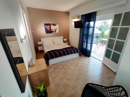 Spasmata Village - Cozy Apartments Sea View Next to Beach Only Adults No Kitchenette – khách sạn tại Argostoli