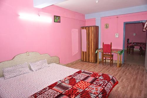 2 bedrooms, 3 beds